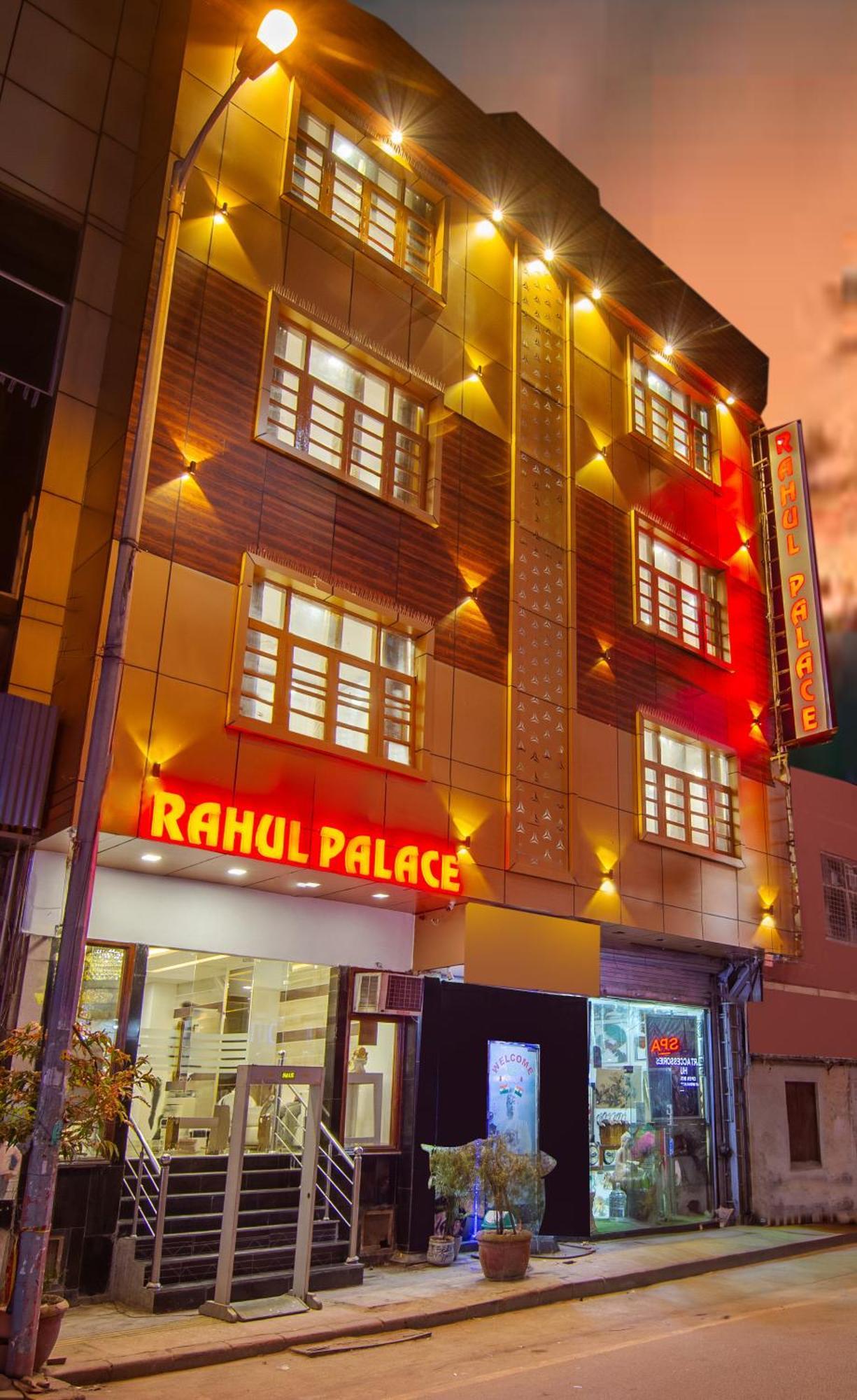 Rahul Palace By Golden Tree Near Metro Station And Ajmal Khan Market Nueva Delhi Exterior foto